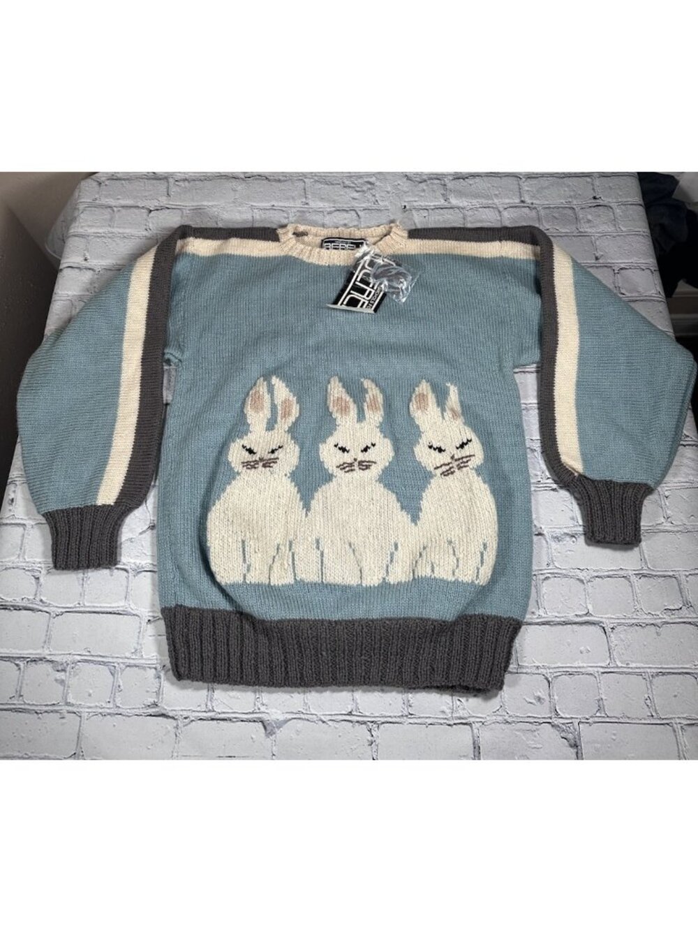 Vintage Berek Women’s Small Hand Knit Easter Bunny Rabbit Sweater 100% Wool Blue